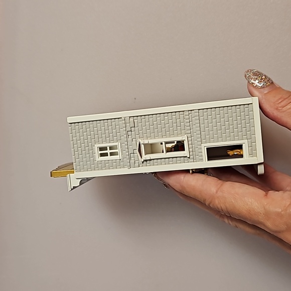 Hallmark Anniversary Edition 20 years of Keepsake Onaments Tannenbaum's Dept. 93 - Picture 7 of 10